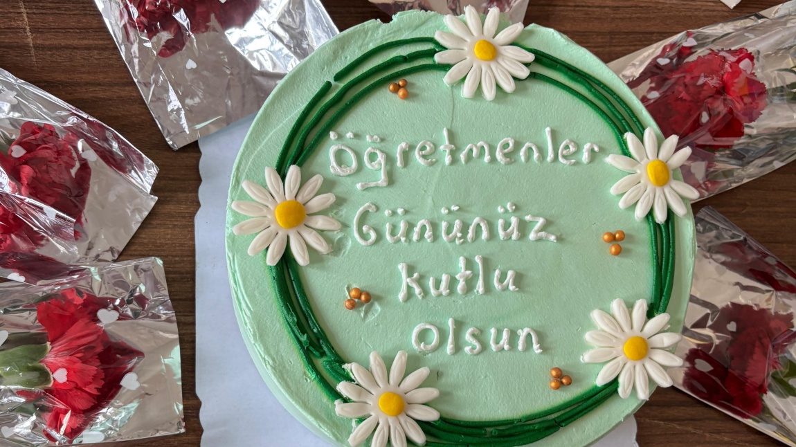 24 KASIM ÖĞRETMENLER GÜNÜ OKULUMUZDA KUTLANDI.